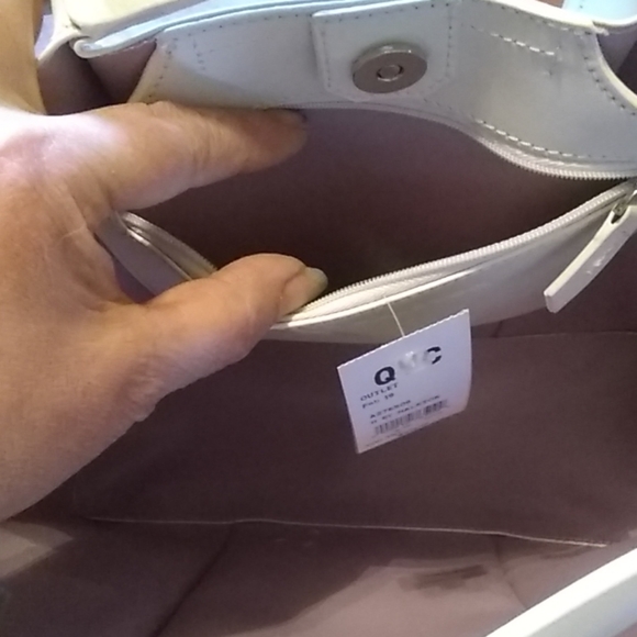 2 for 1 Halston genuine bags!!!!!! - Picture 3 of 5